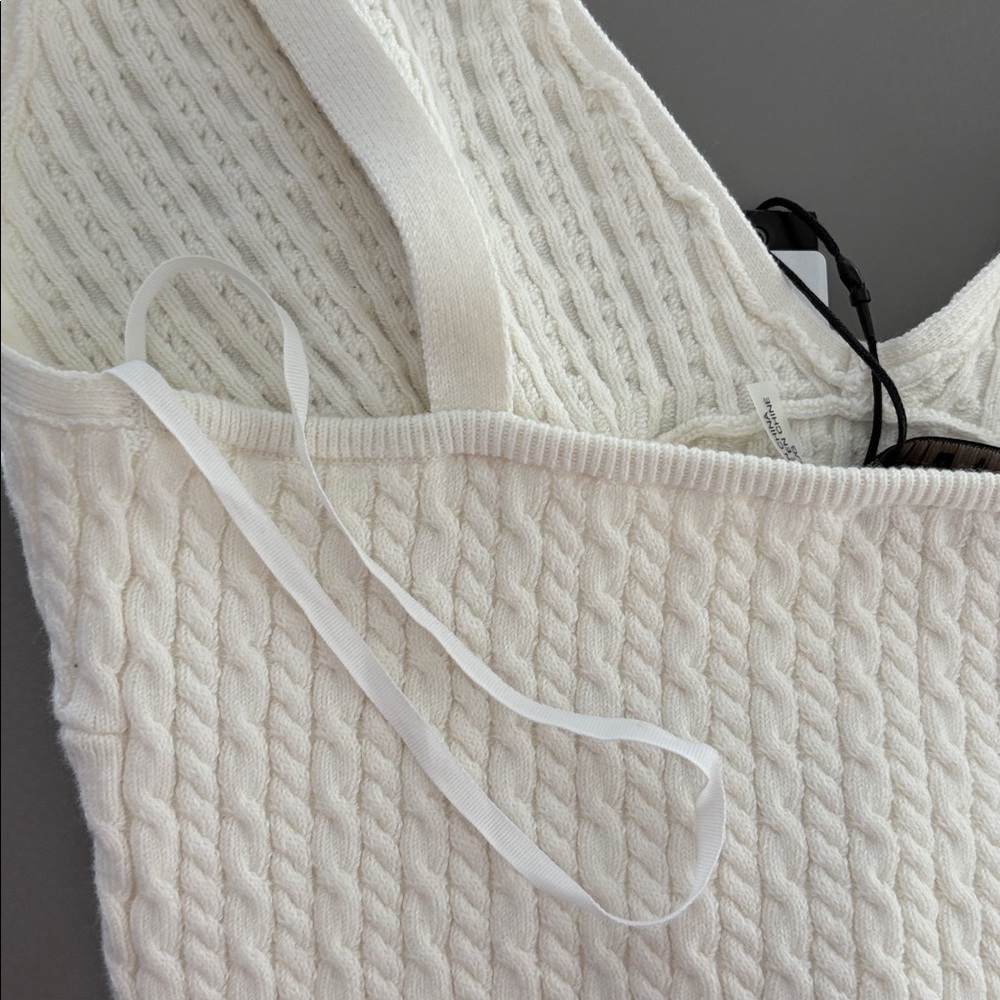 Alice and Olivia $195 Kenna Cable Knit Tank cropped NWT - Picture 8 of 12